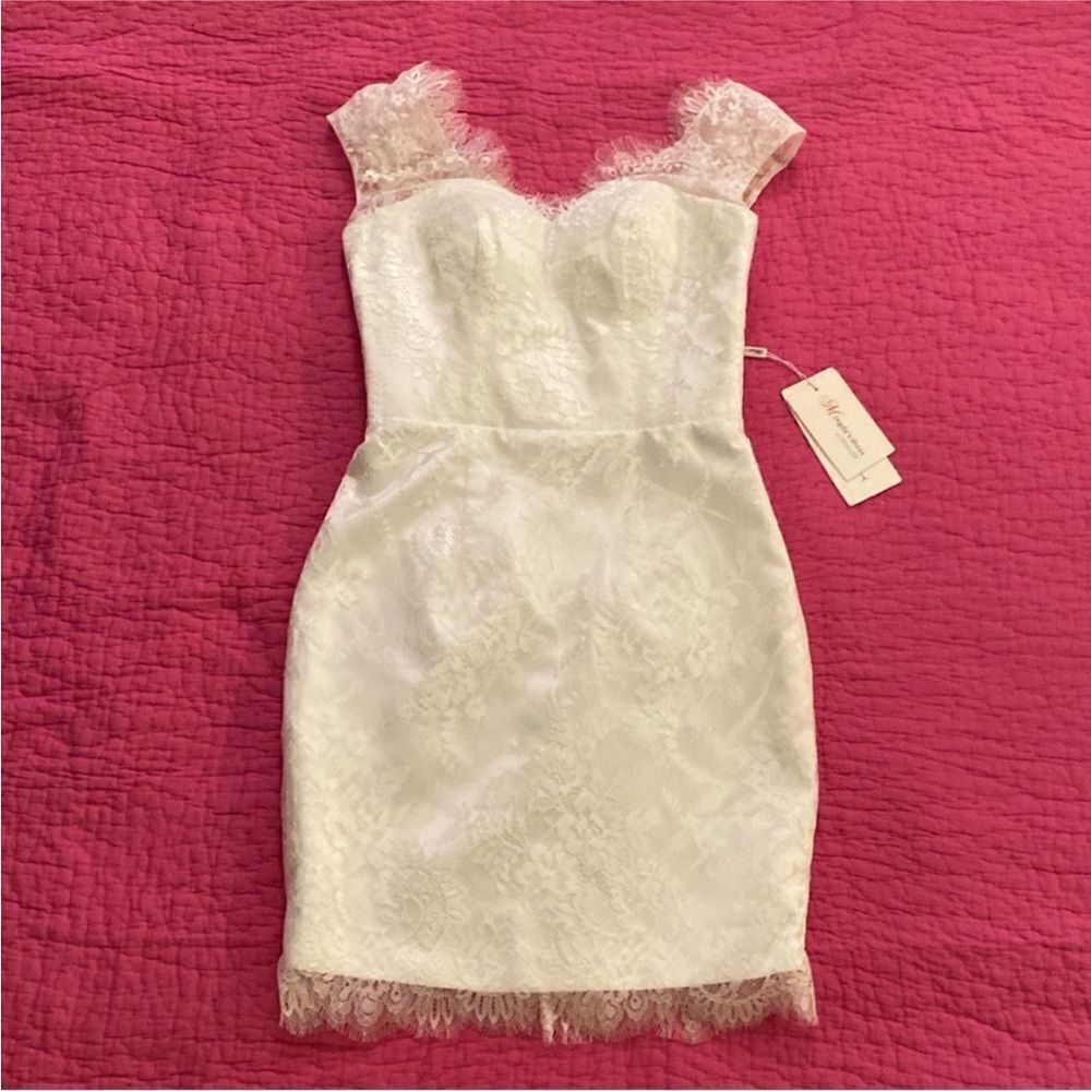 Mingda’s Elegant Lace White Dress, US0